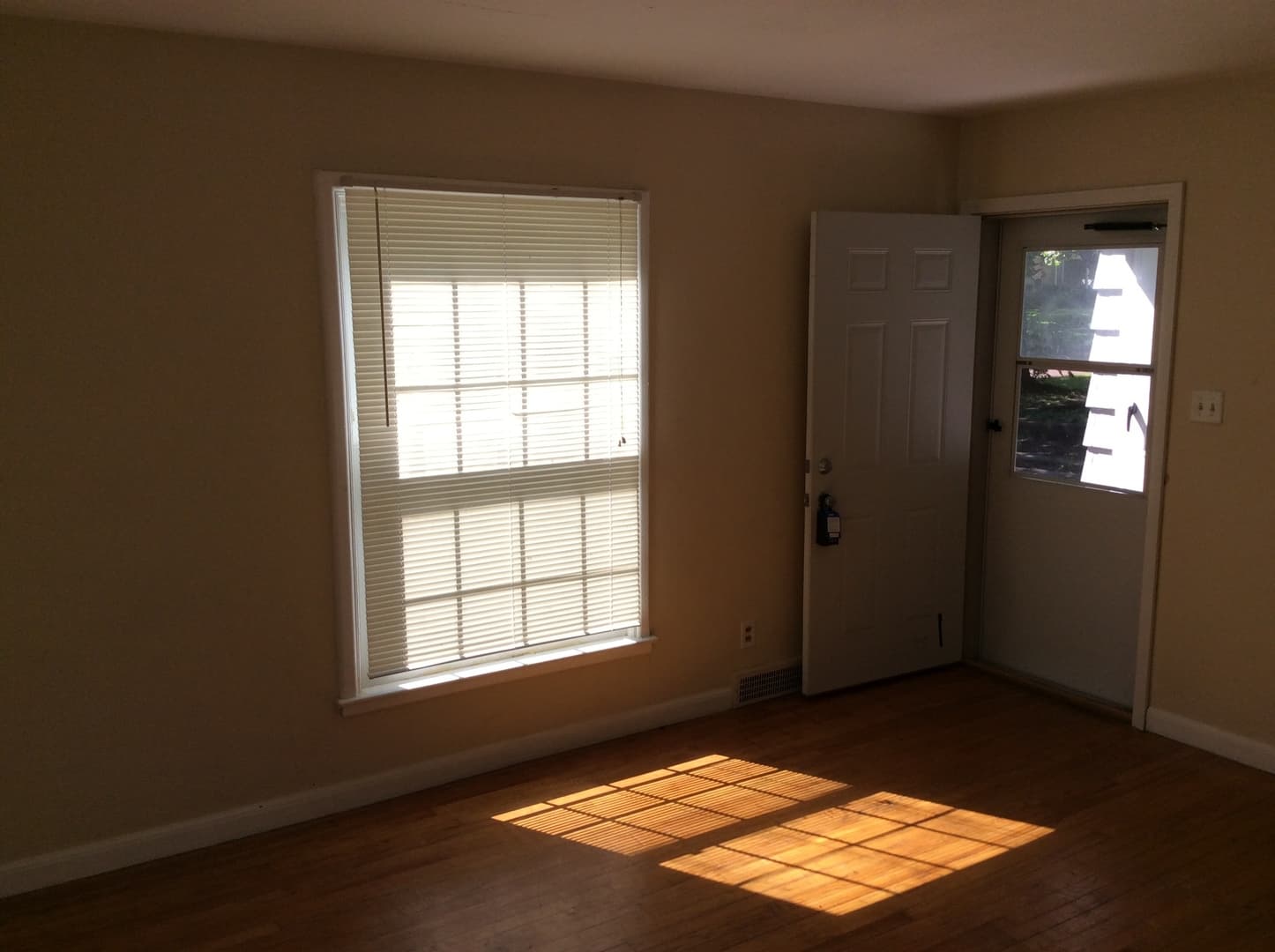 Des Moines House: 2636.5 Capitol Avenue