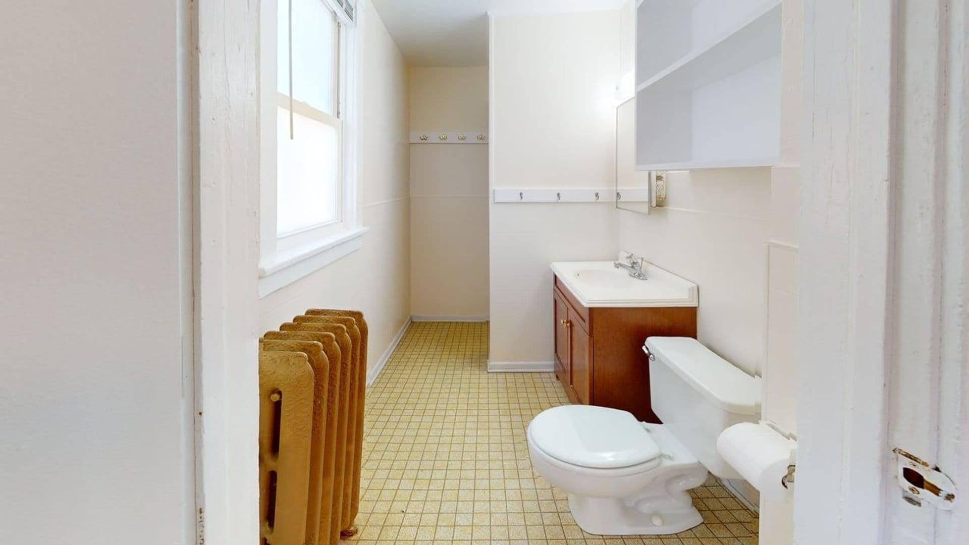Ames Apartment: 139 Sheldon Avenue
