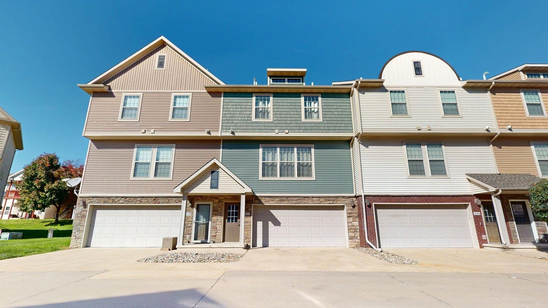 Grimes Townhome: 3600 SE Glenstone Dr