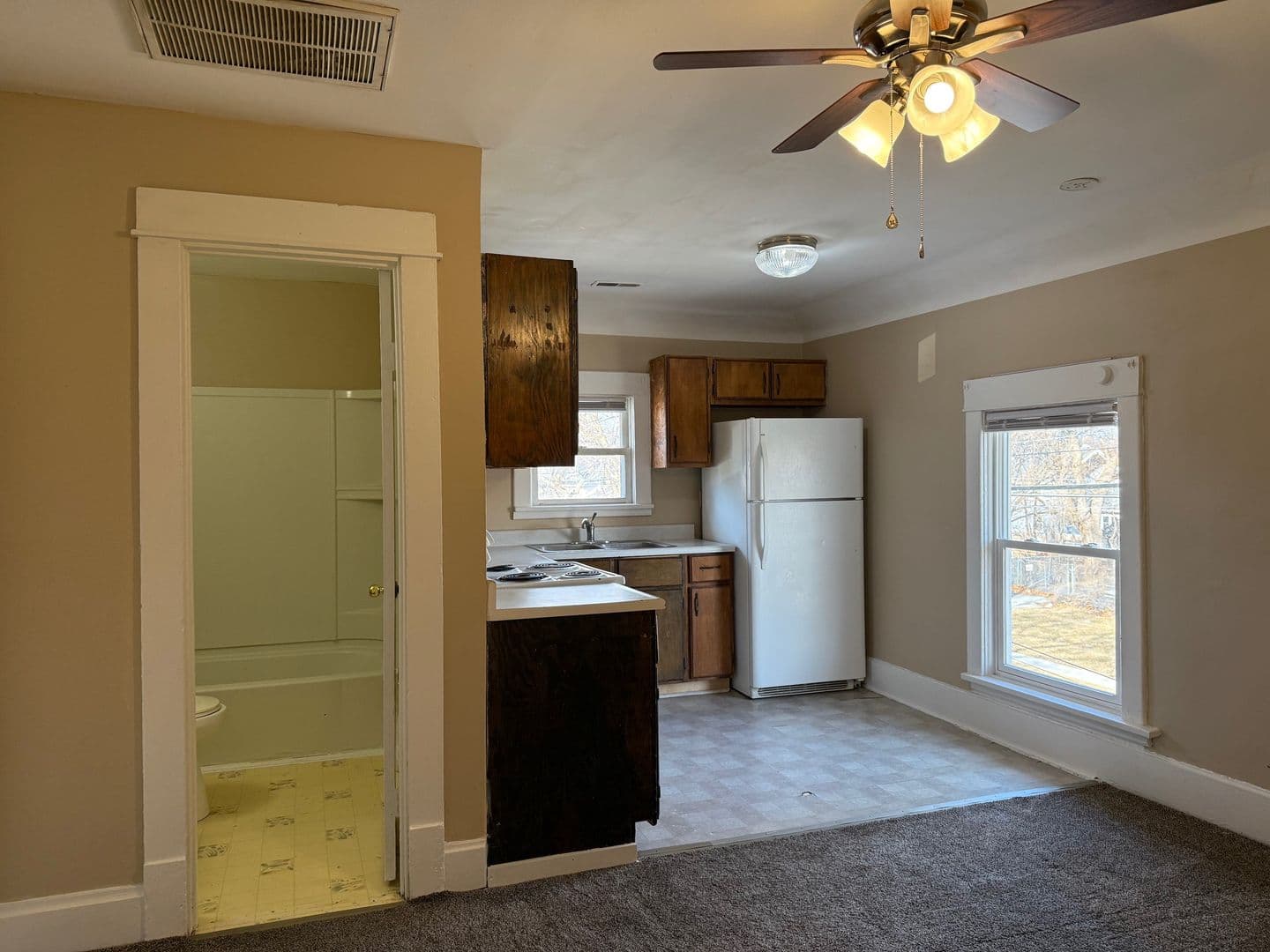 Des Moines Apartment: 1464 East 14th Street