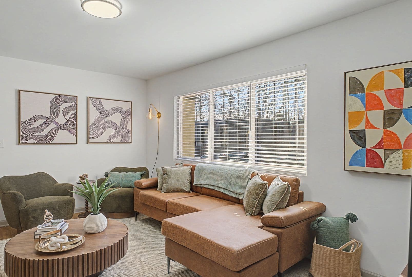 Griffin Apartment: 1128 W. College Street Ext.