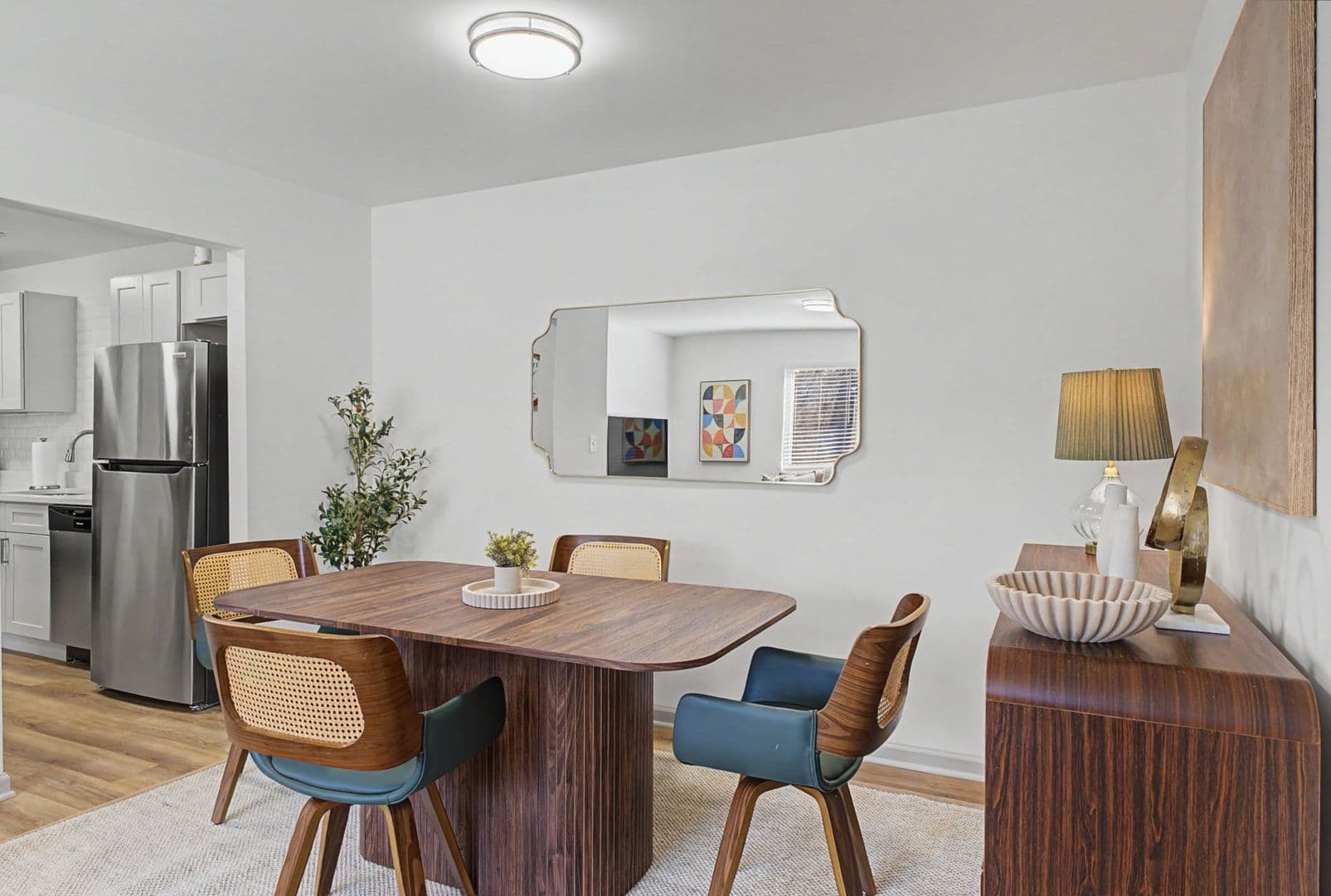 Griffin Apartment: 1128 W. College Street Ext.