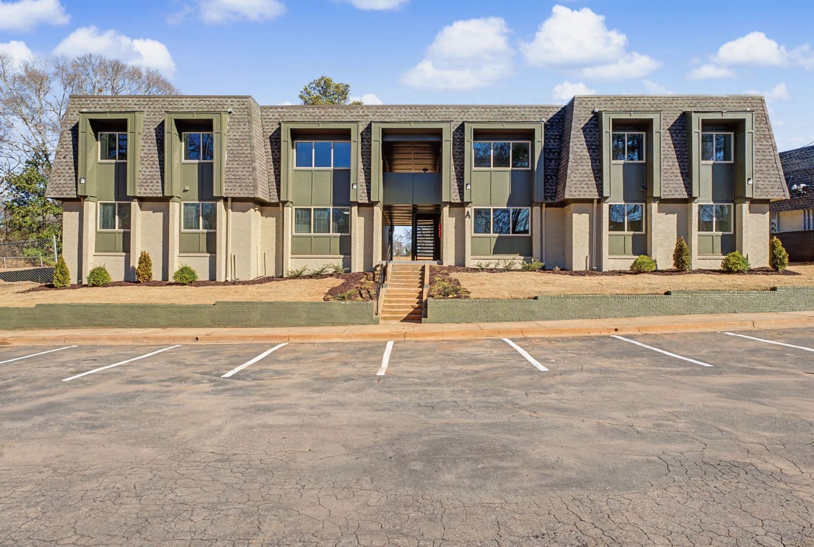 Griffin Apartment: 1128 W. College Street Ext.