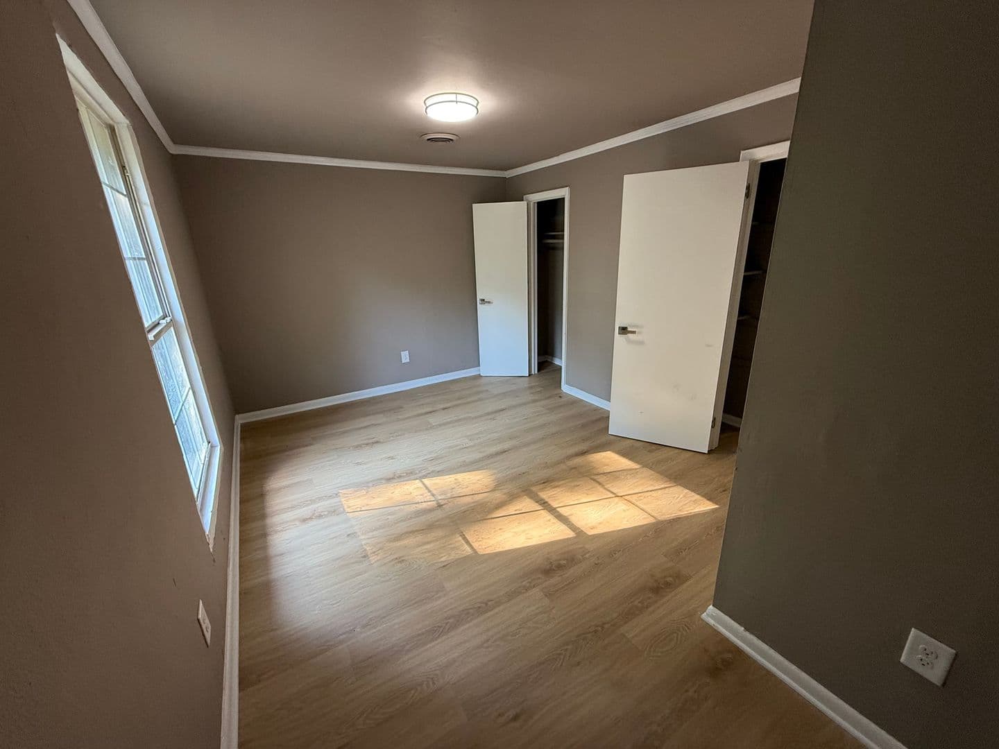 Griffin Apartment: 821 Booker St