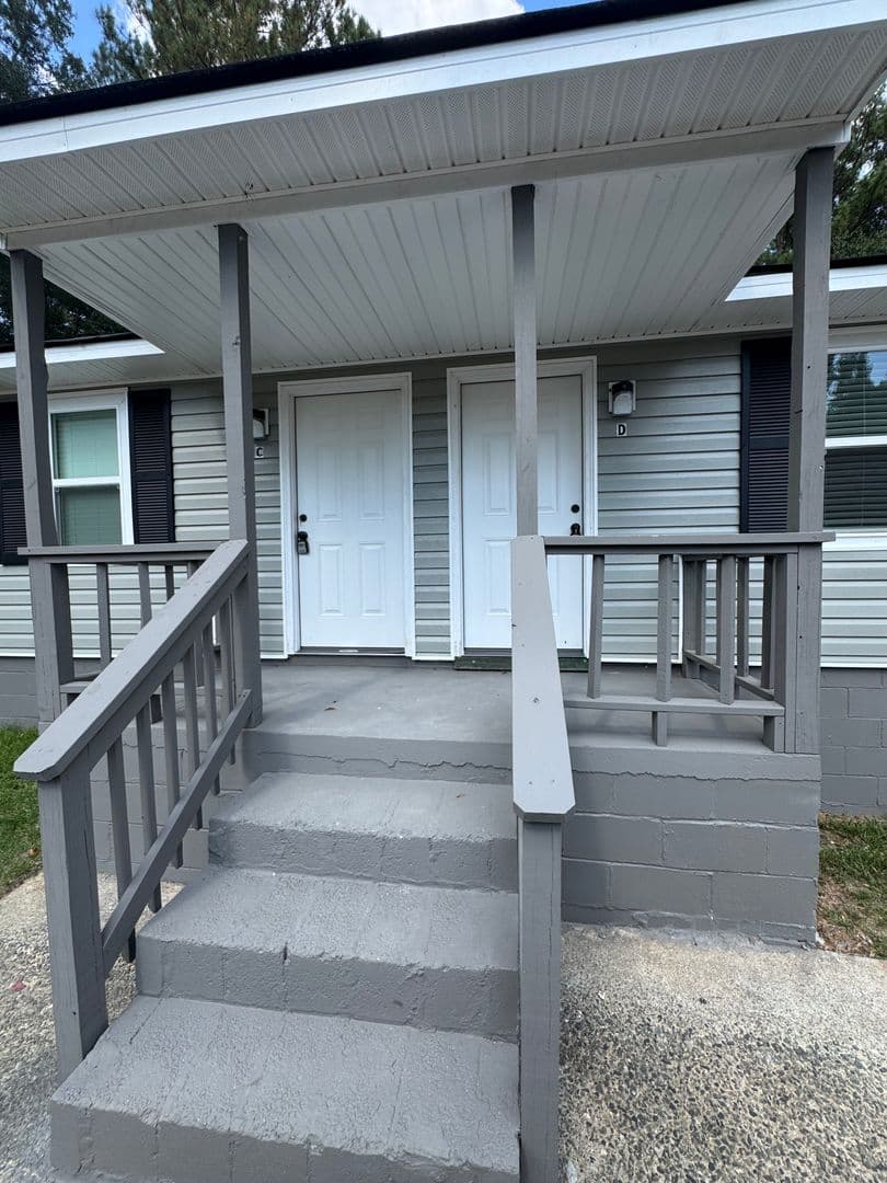 Milledgeville Apartment: 194 Lee St