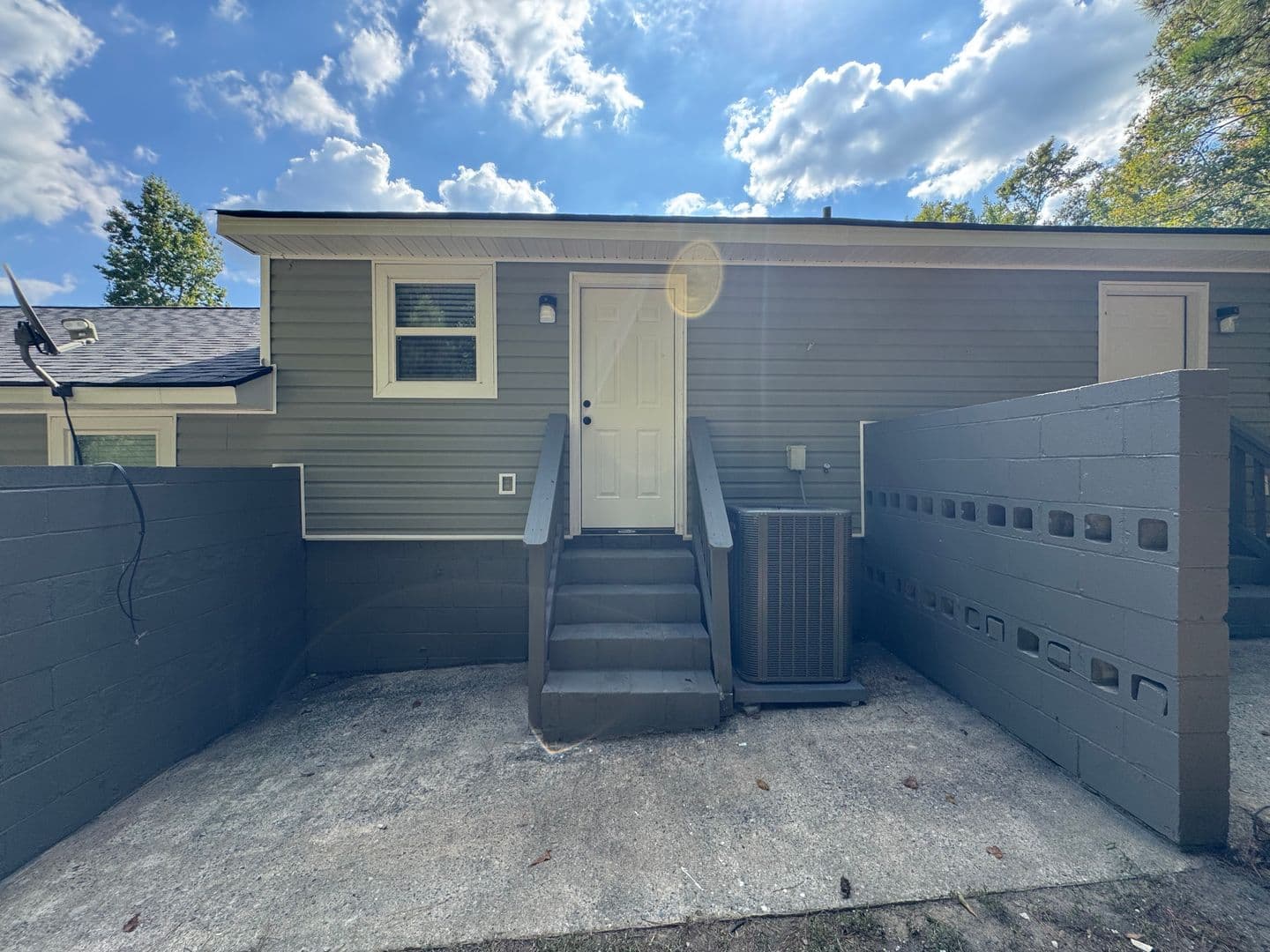 Milledgeville Apartment: 194 Lee St