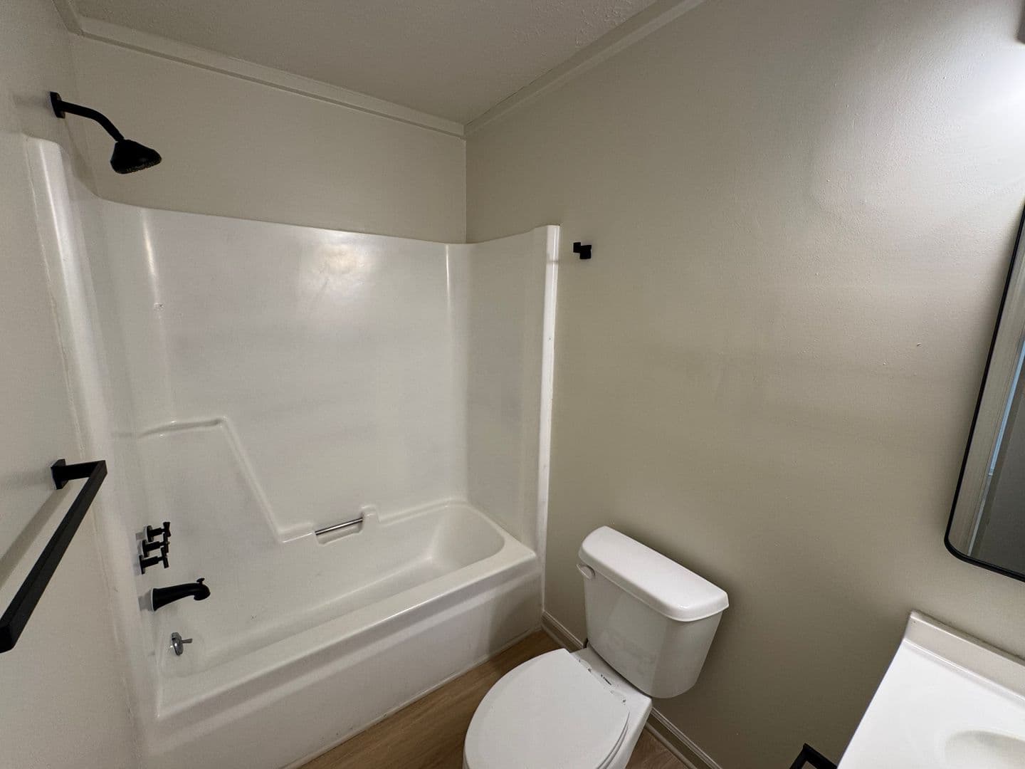 Milledgeville Apartment: 194 Lee St