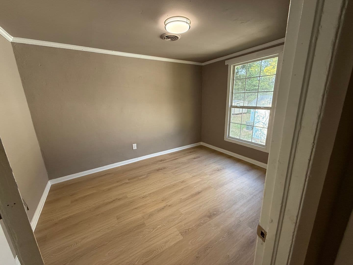 Griffin Apartment: 821 Booker St