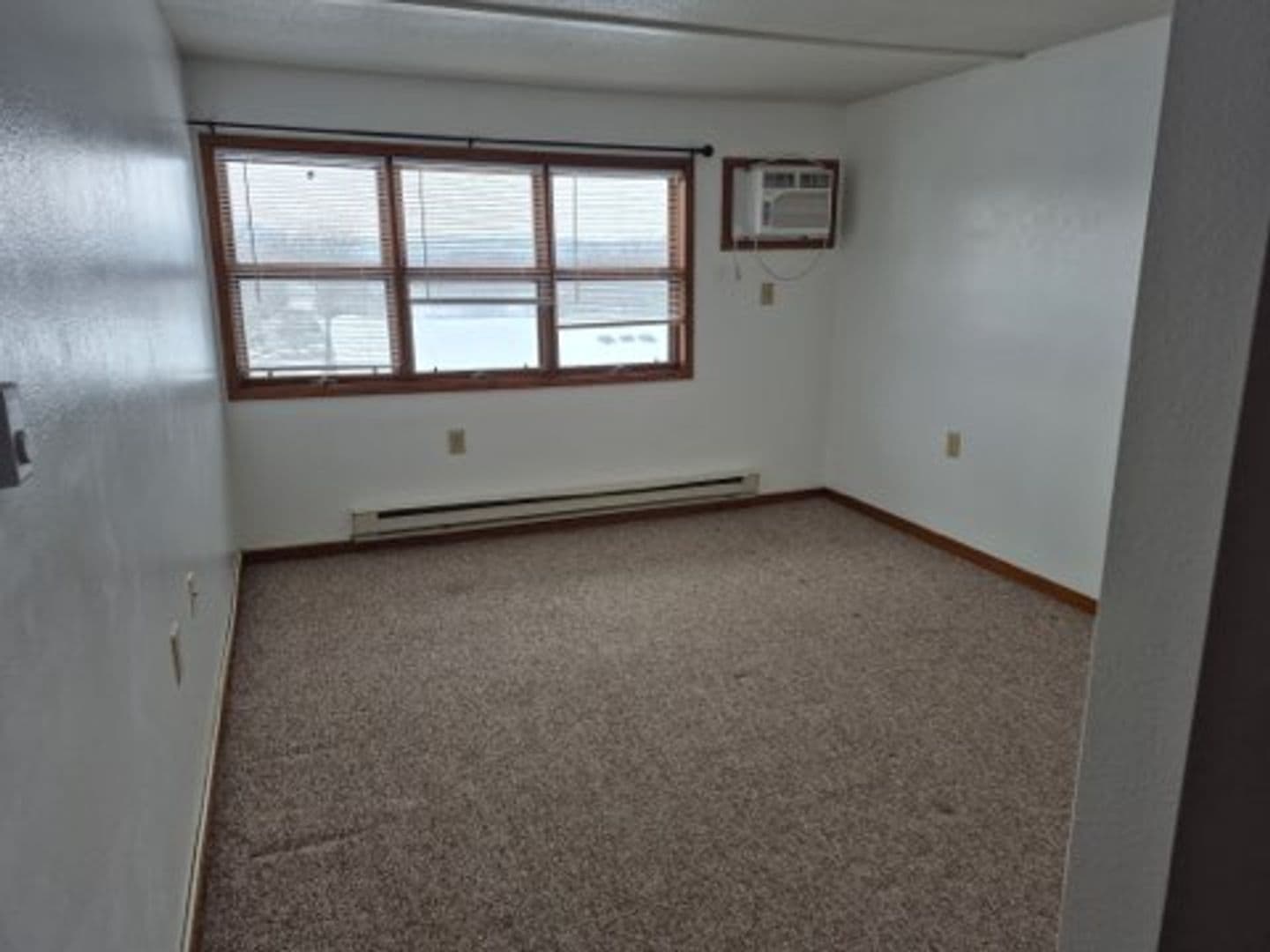 Cassville Apartment: 517 & 523 Mulberry Drive