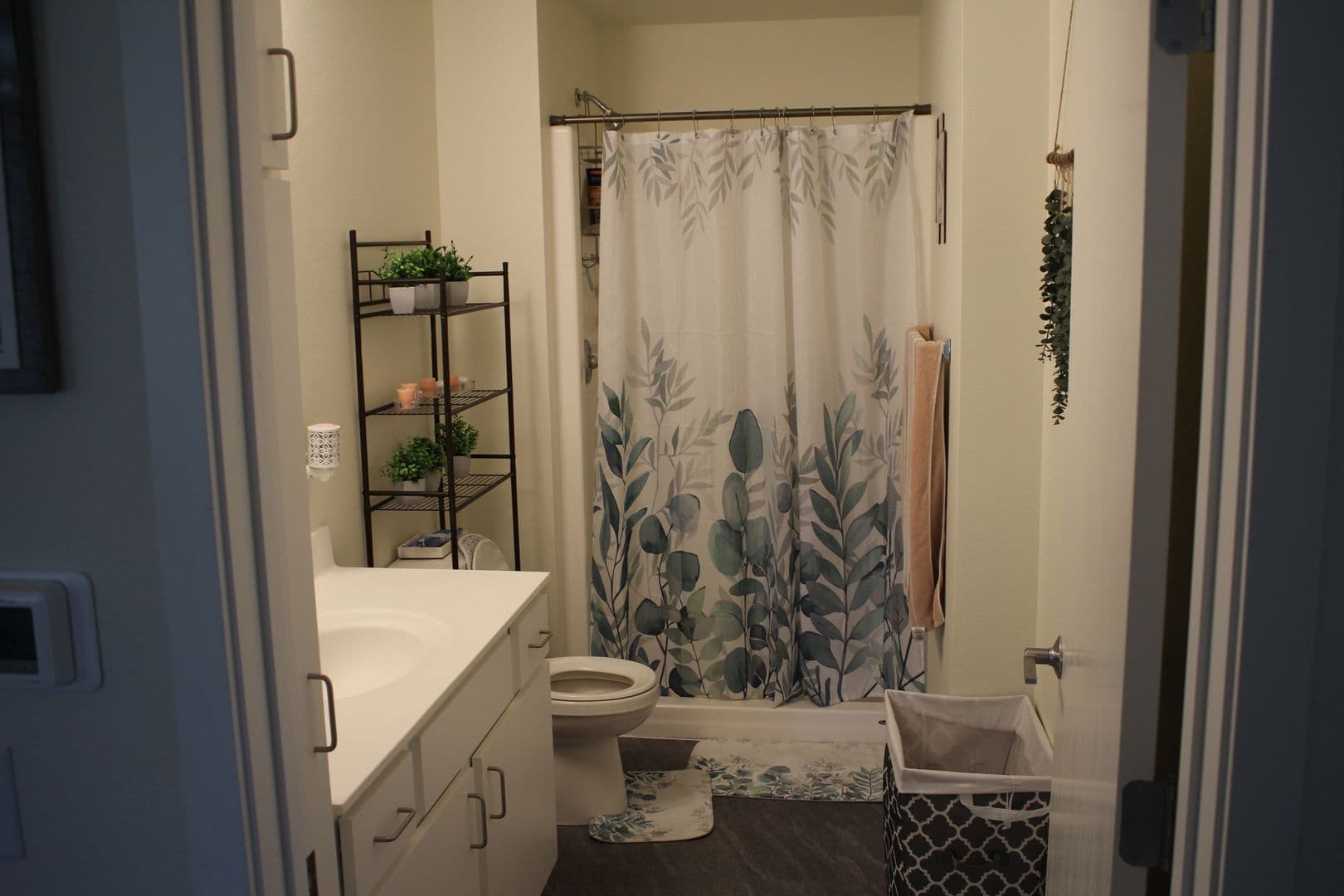 Viola Apartment: 316-317 Go Macro Way
