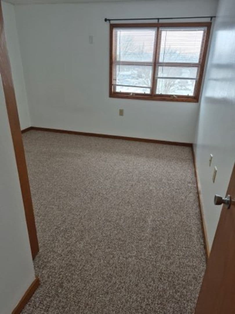 Cassville Apartment: 517 & 523 Mulberry Drive