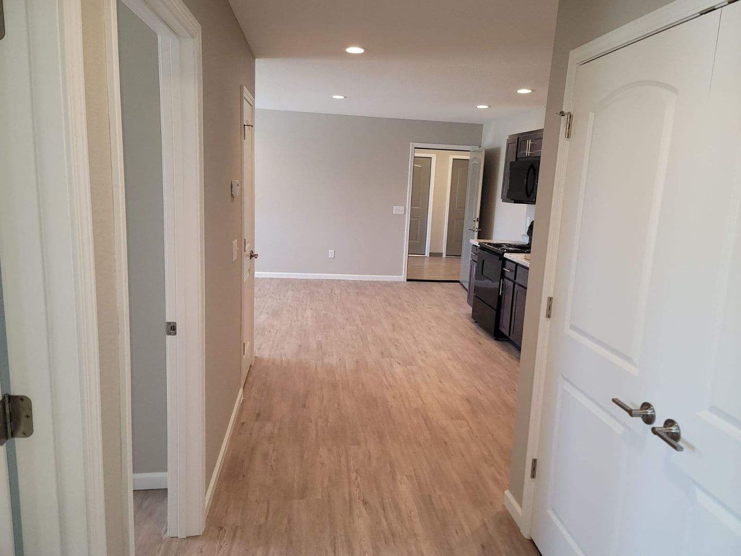 Shelbyville Apartment: 1401-1501 W. North 4th Street