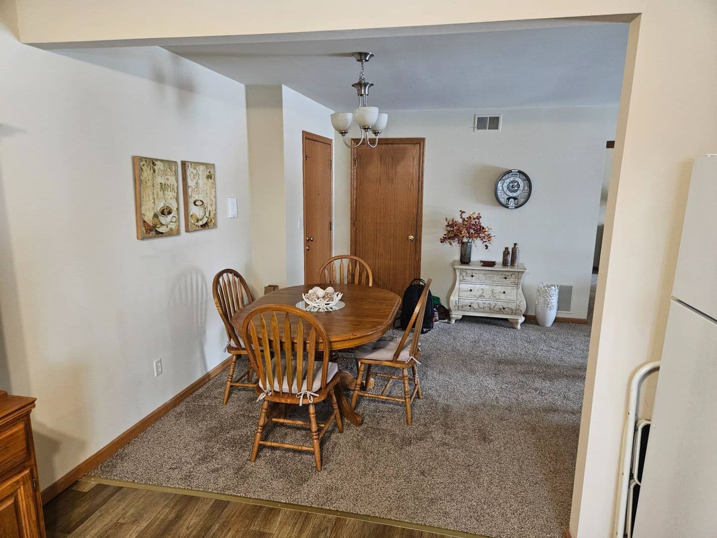 Sussex Apartment: W239 N5834-86 Maple Ave