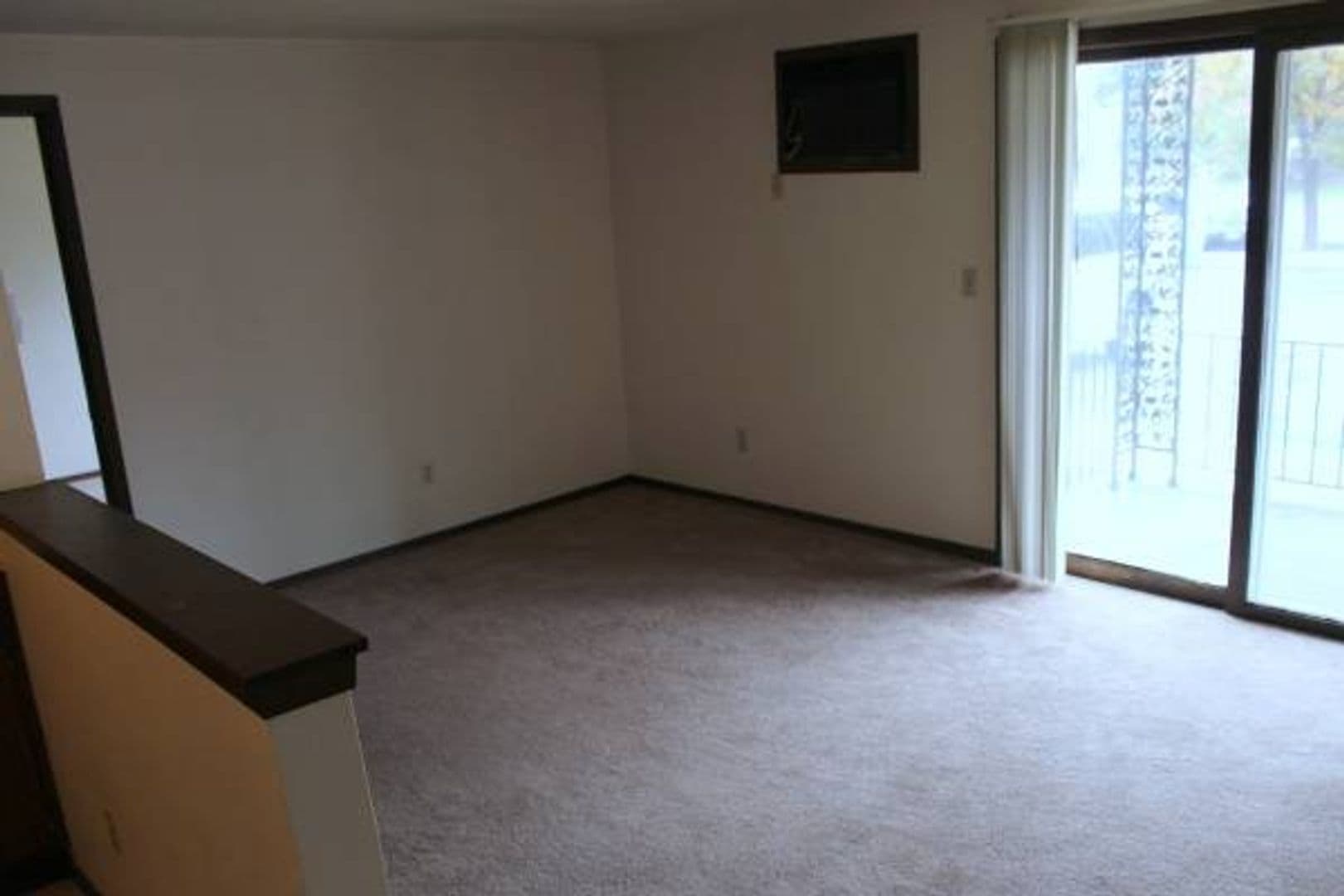 Green Bay Apartment: 1341-1347 Western Ave.