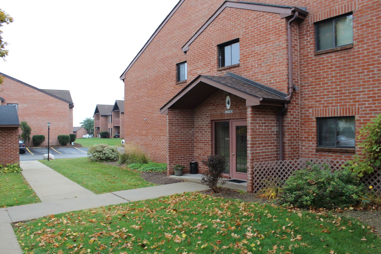 Sussex Apartment: W239 N5834-86 Maple Ave