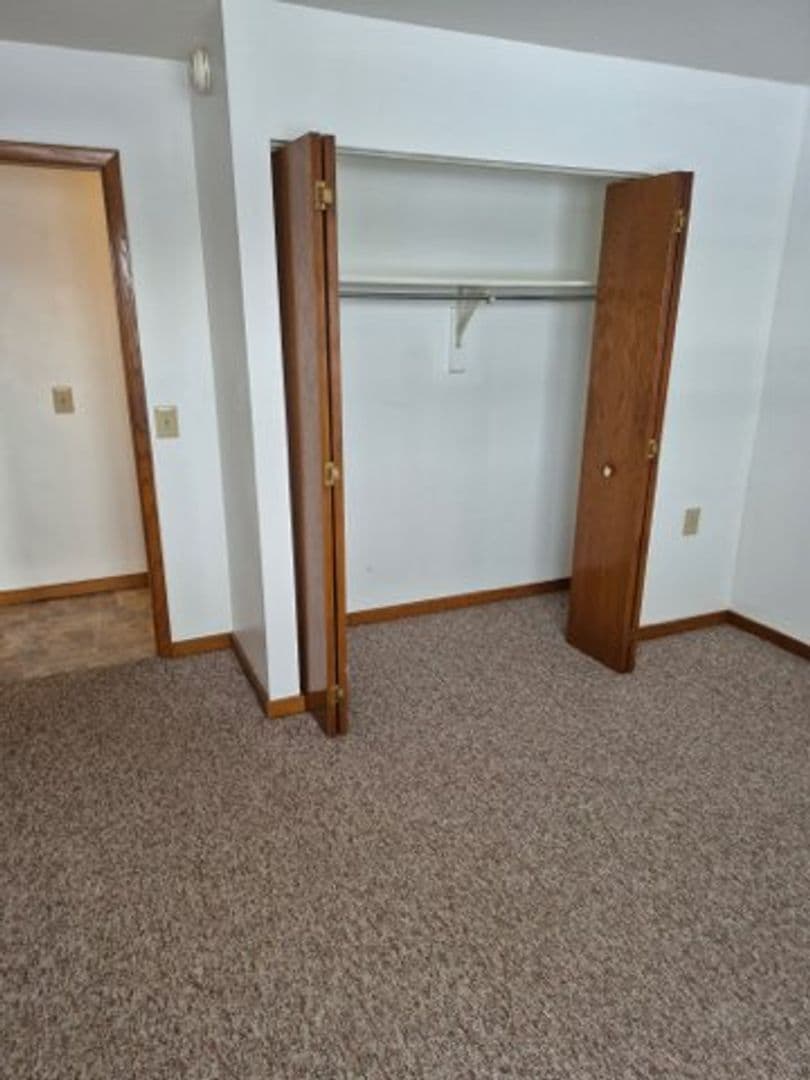 Cassville Apartment: 517 & 523 Mulberry Drive