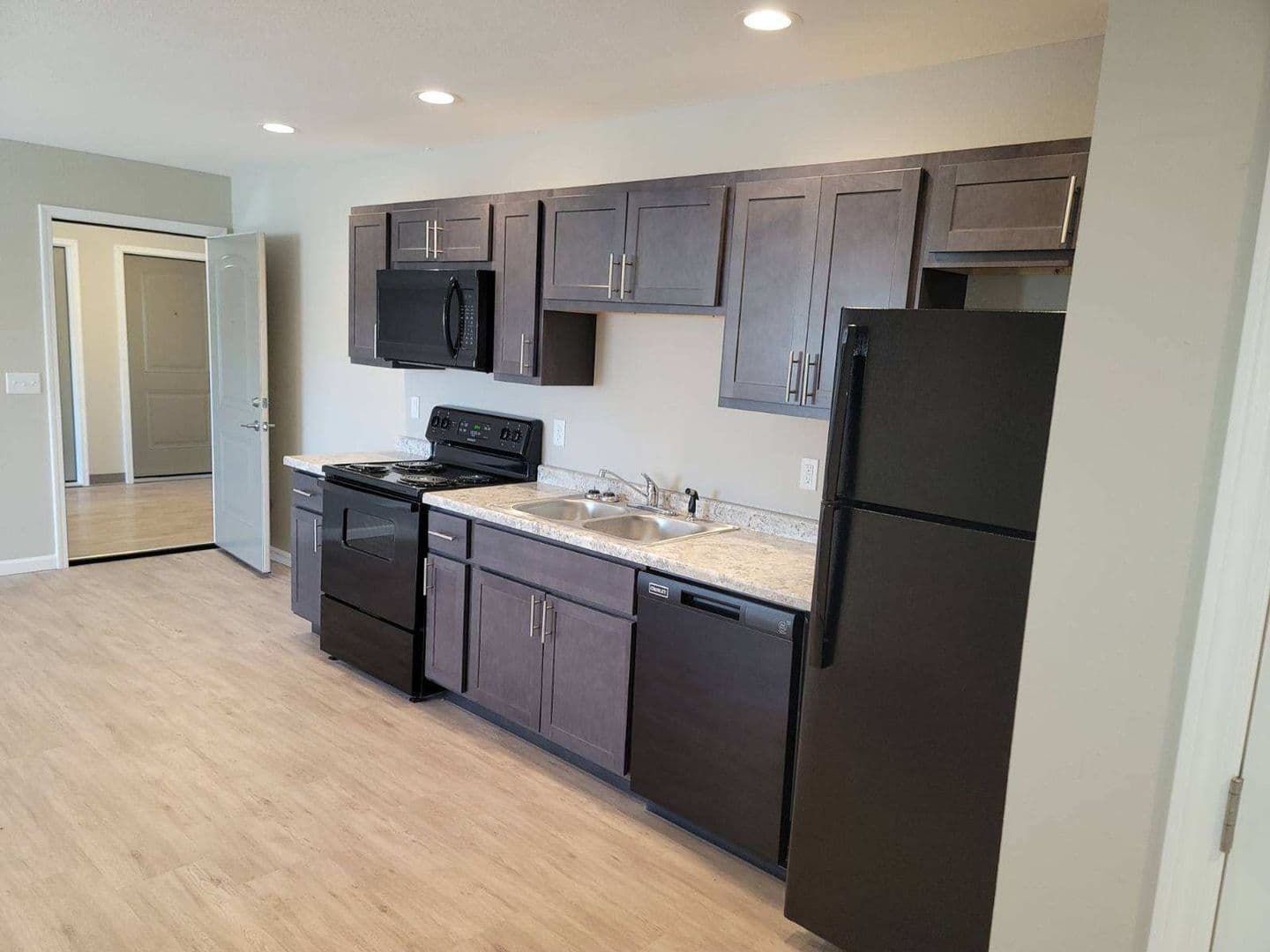 Shelbyville Apartment: 1401-1501 W. North 4th Street