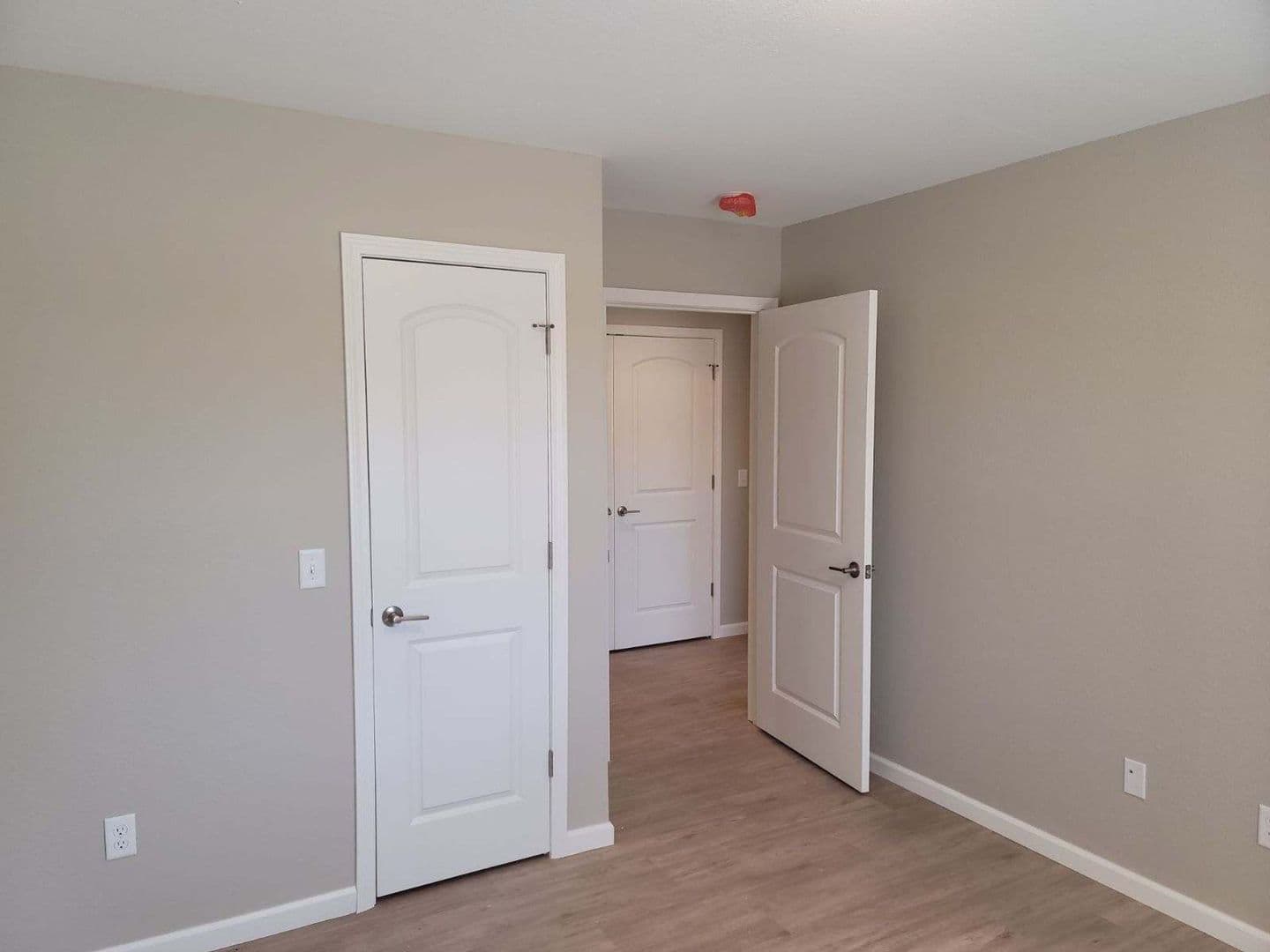 Shelbyville Apartment: 1401-1501 W. North 4th Street
