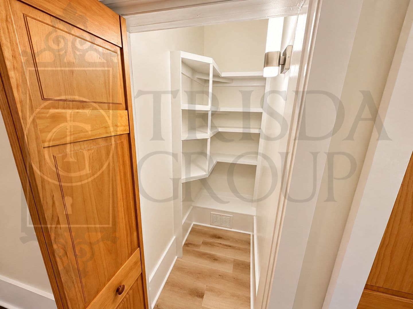 Crafton Apartment: 18