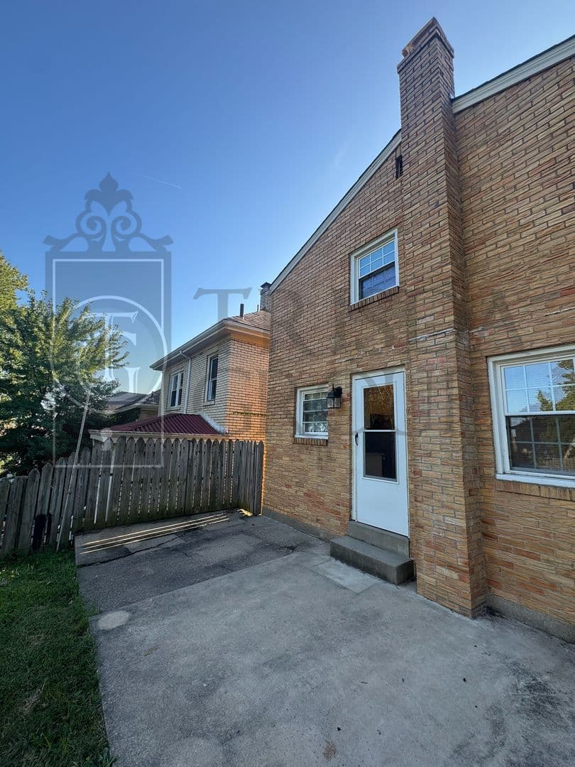 Pittsburgh House: 2361