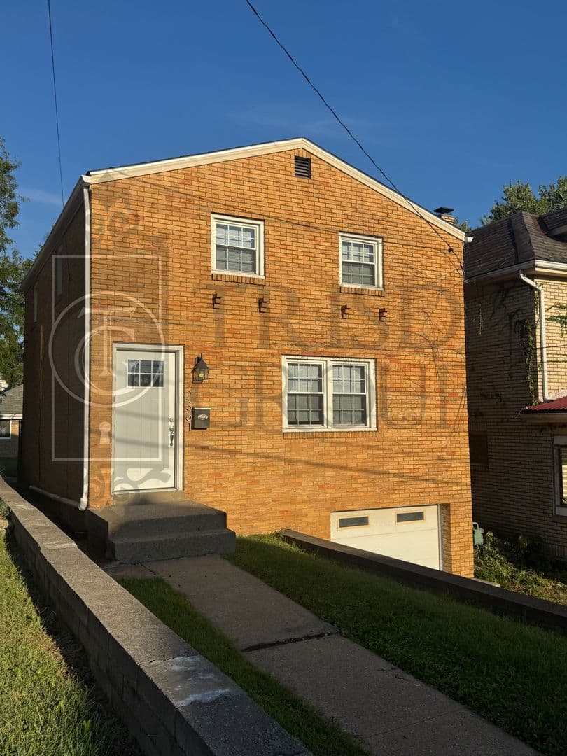 Pittsburgh House: 2361
