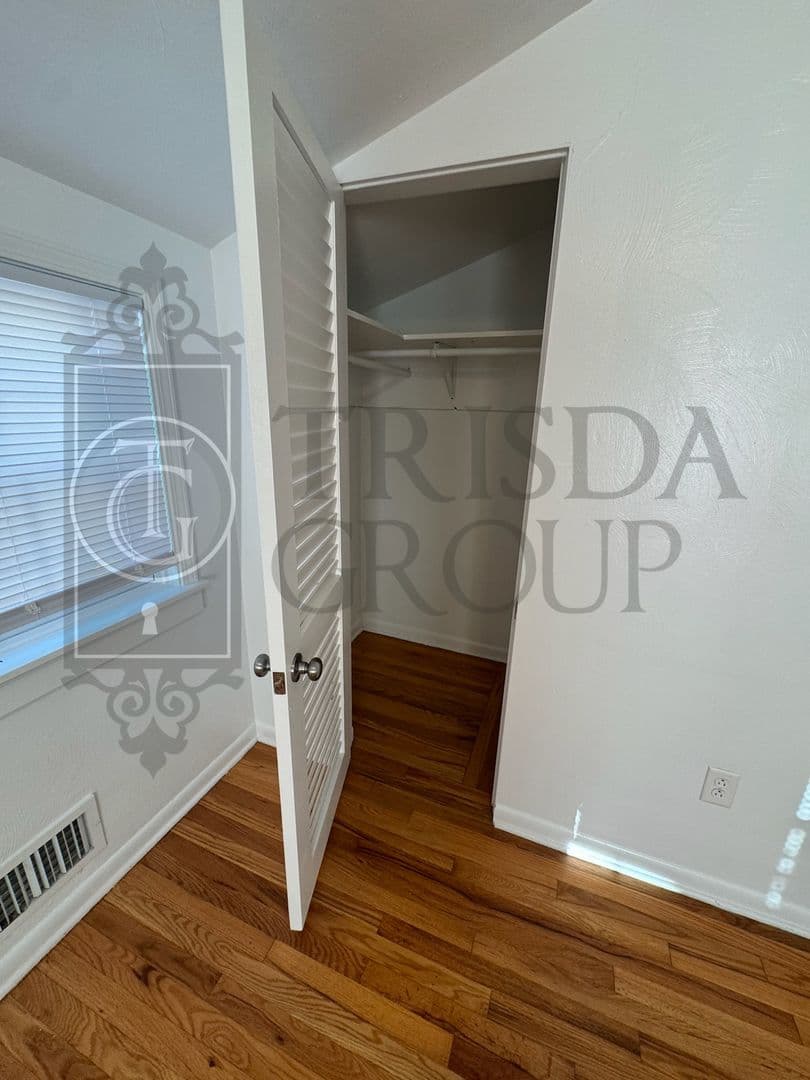 Pittsburgh House: 2361