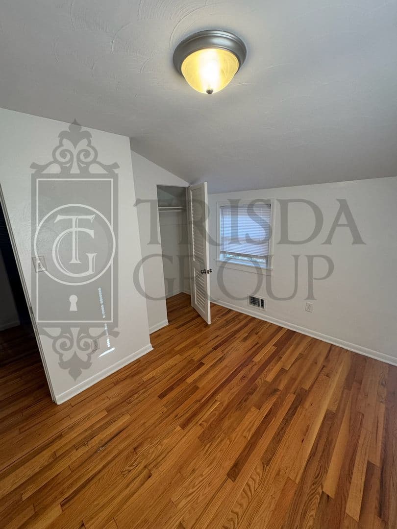 Pittsburgh House: 2361