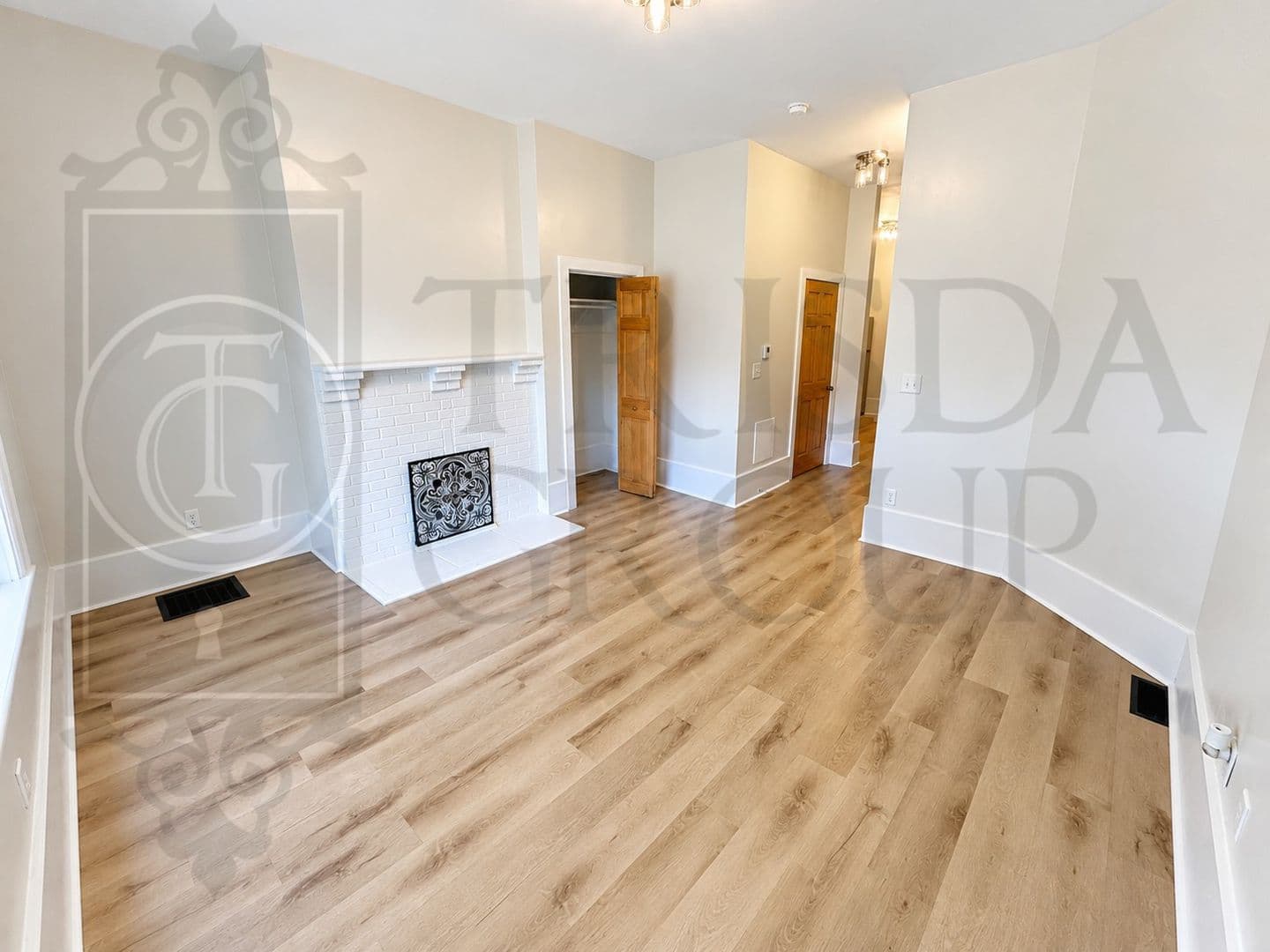 Crafton Apartment: 18