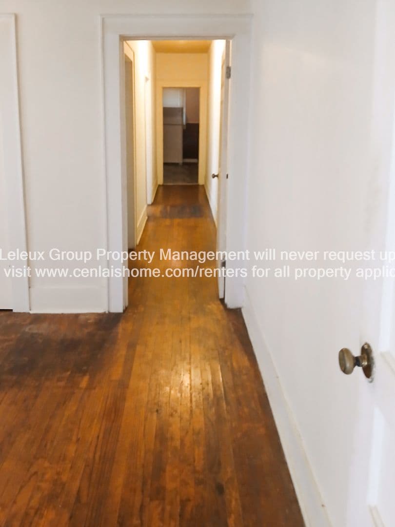 Alexandria Apartment: 2022 Vance Ave