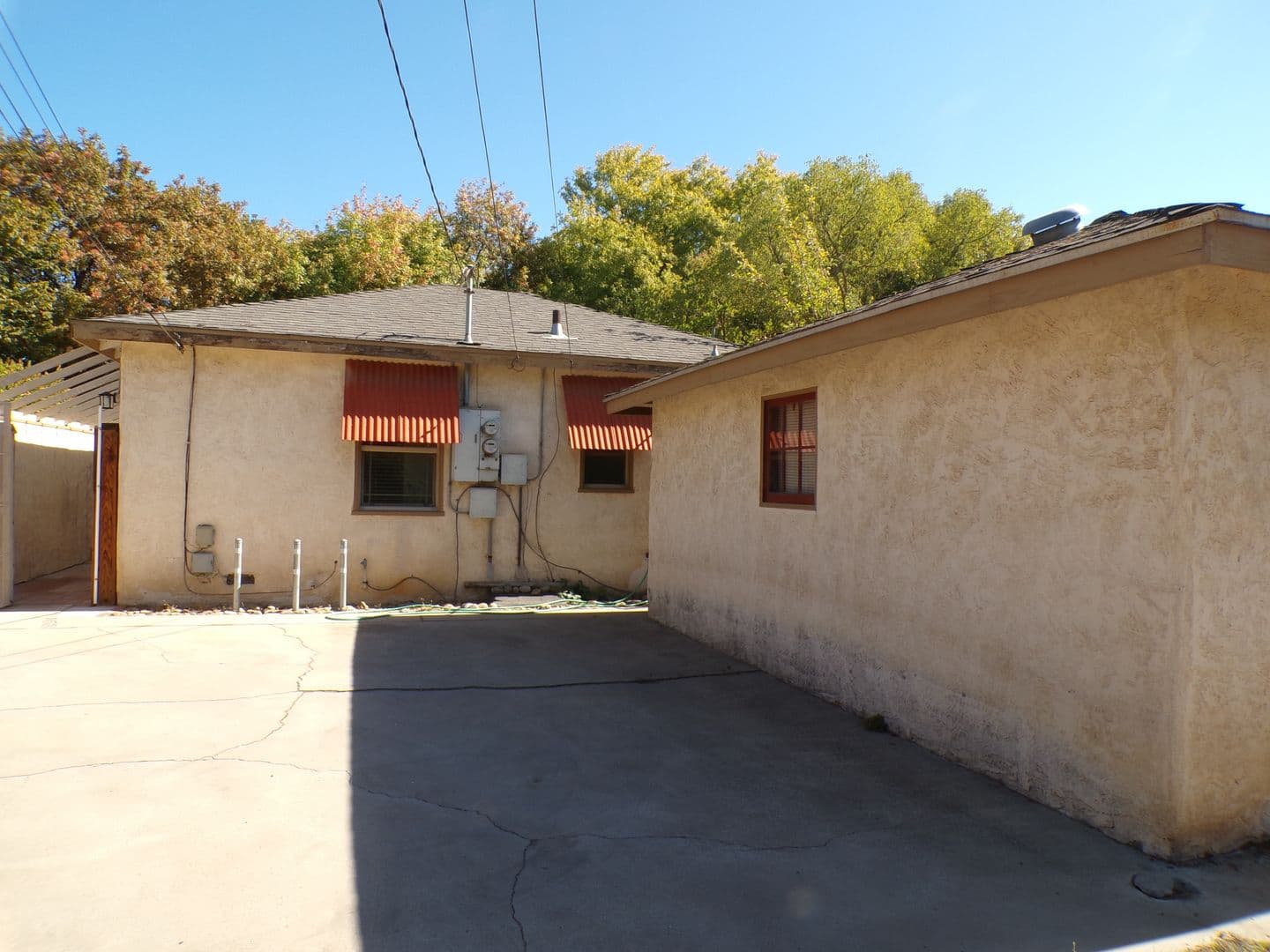 Modesto Apartment: 527 Orange Ave
