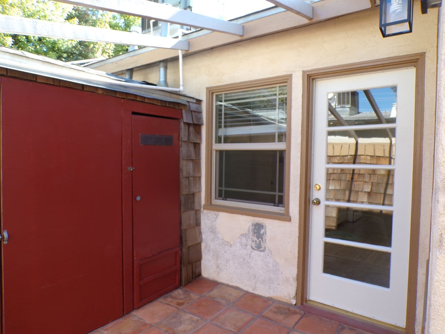Modesto Apartment: 527 Orange Ave
