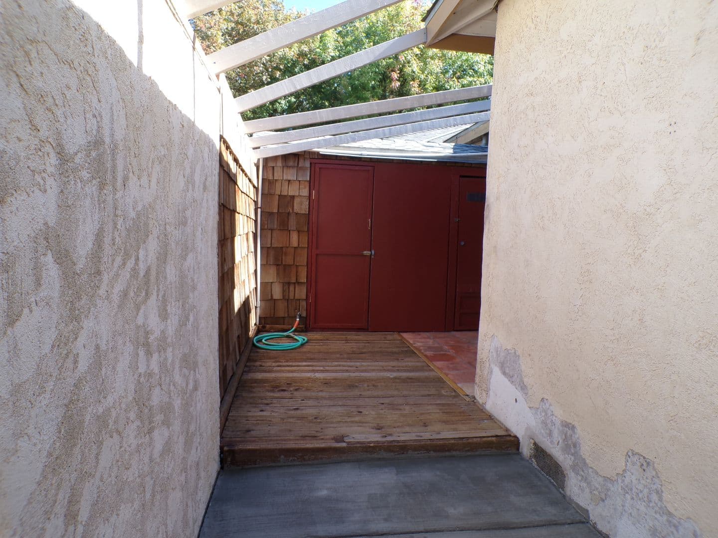 Modesto Apartment: 527 Orange Ave