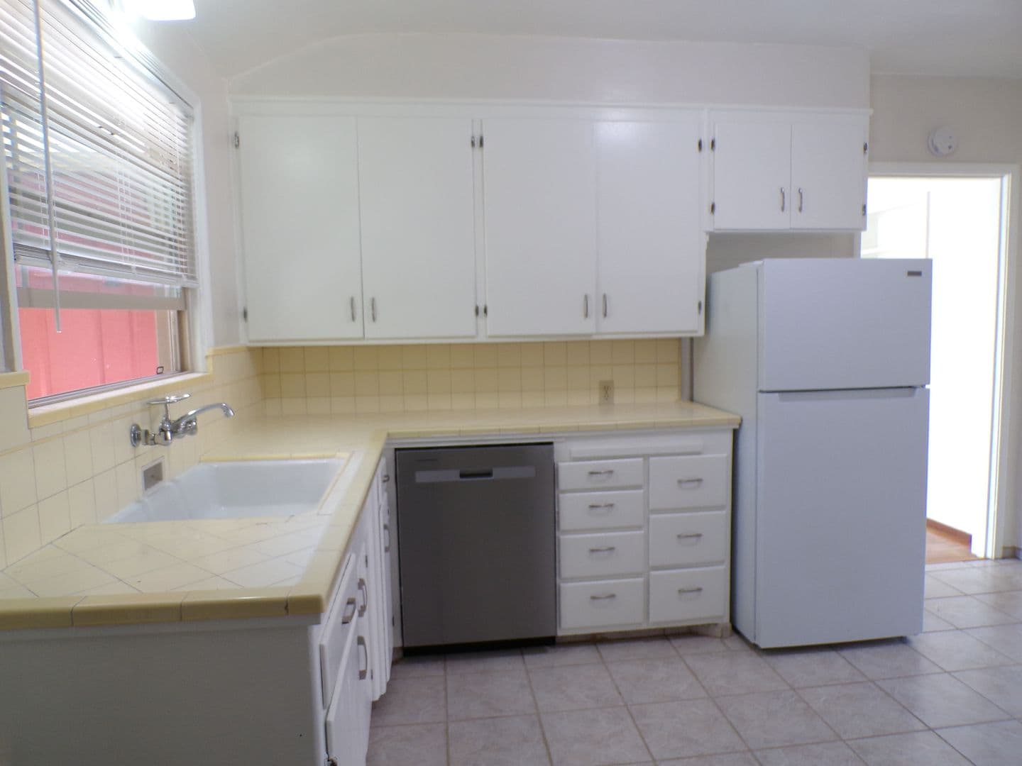 Modesto Apartment: 527 Orange Ave