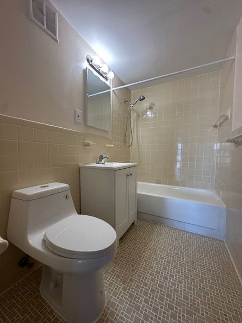 Quincy Apartment: 225 Independence Ave