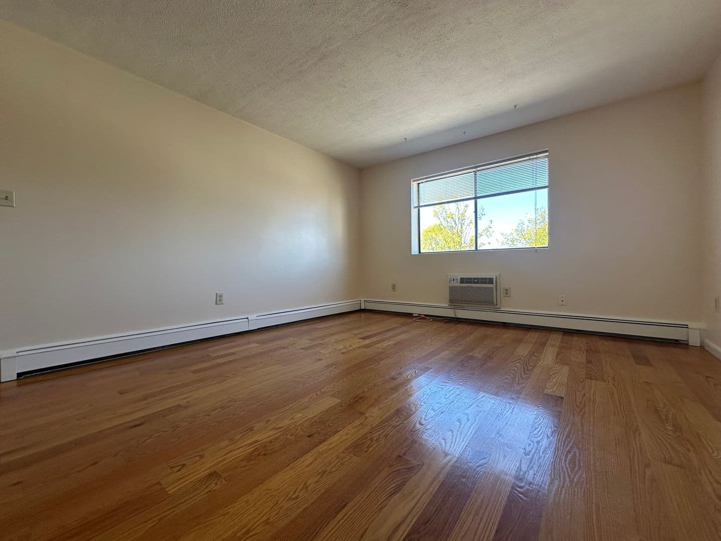 Quincy Apartment: 362 Centre St