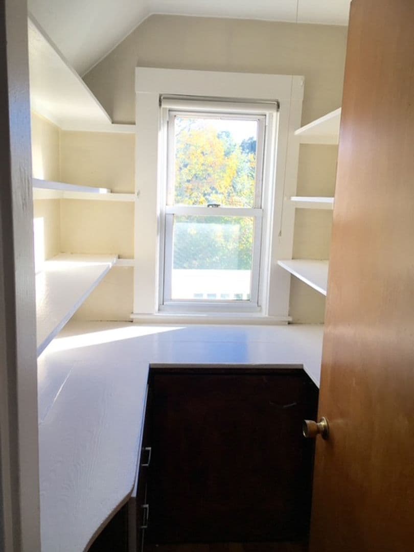 Quincy Apartment: 164-166 Franklin St