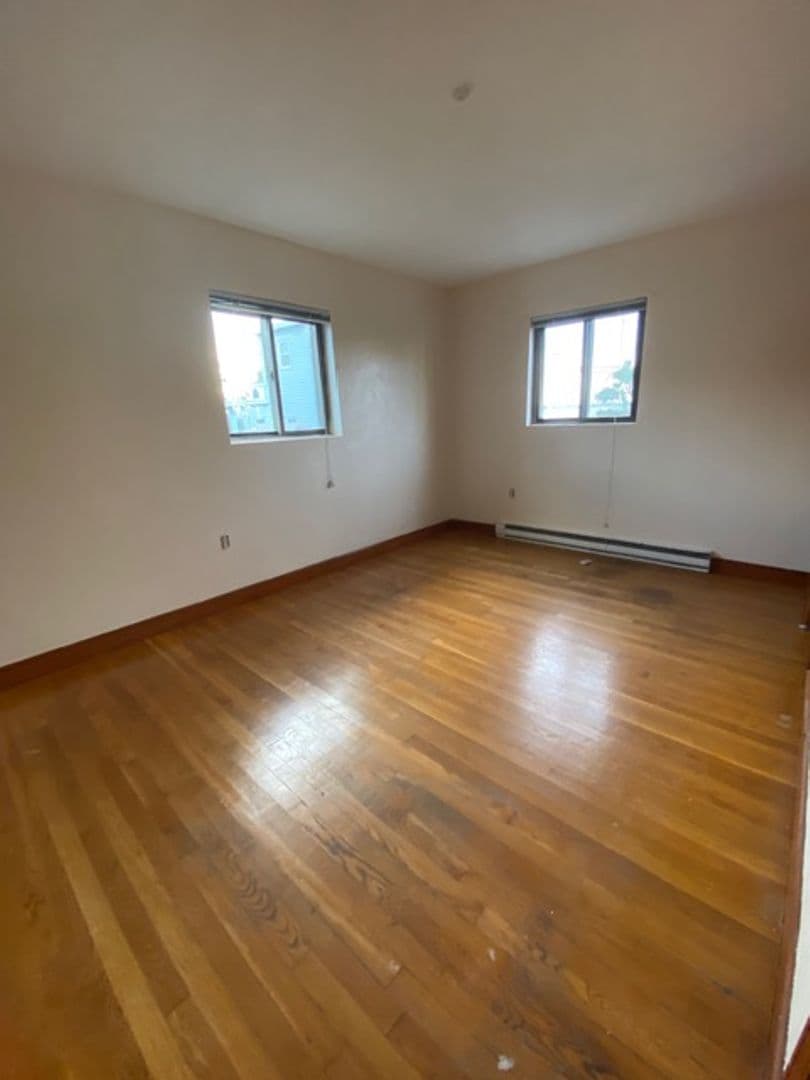Quincy Apartment: 836 Sea St