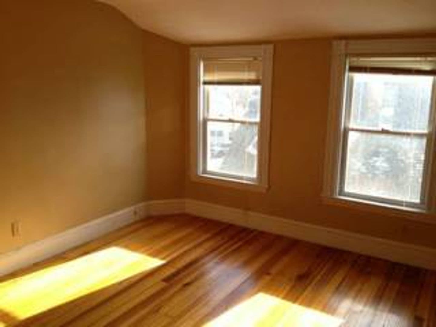 Quincy Apartment: 164-166 Franklin St