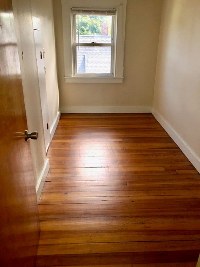 Quincy Apartment: 164-166 Franklin St