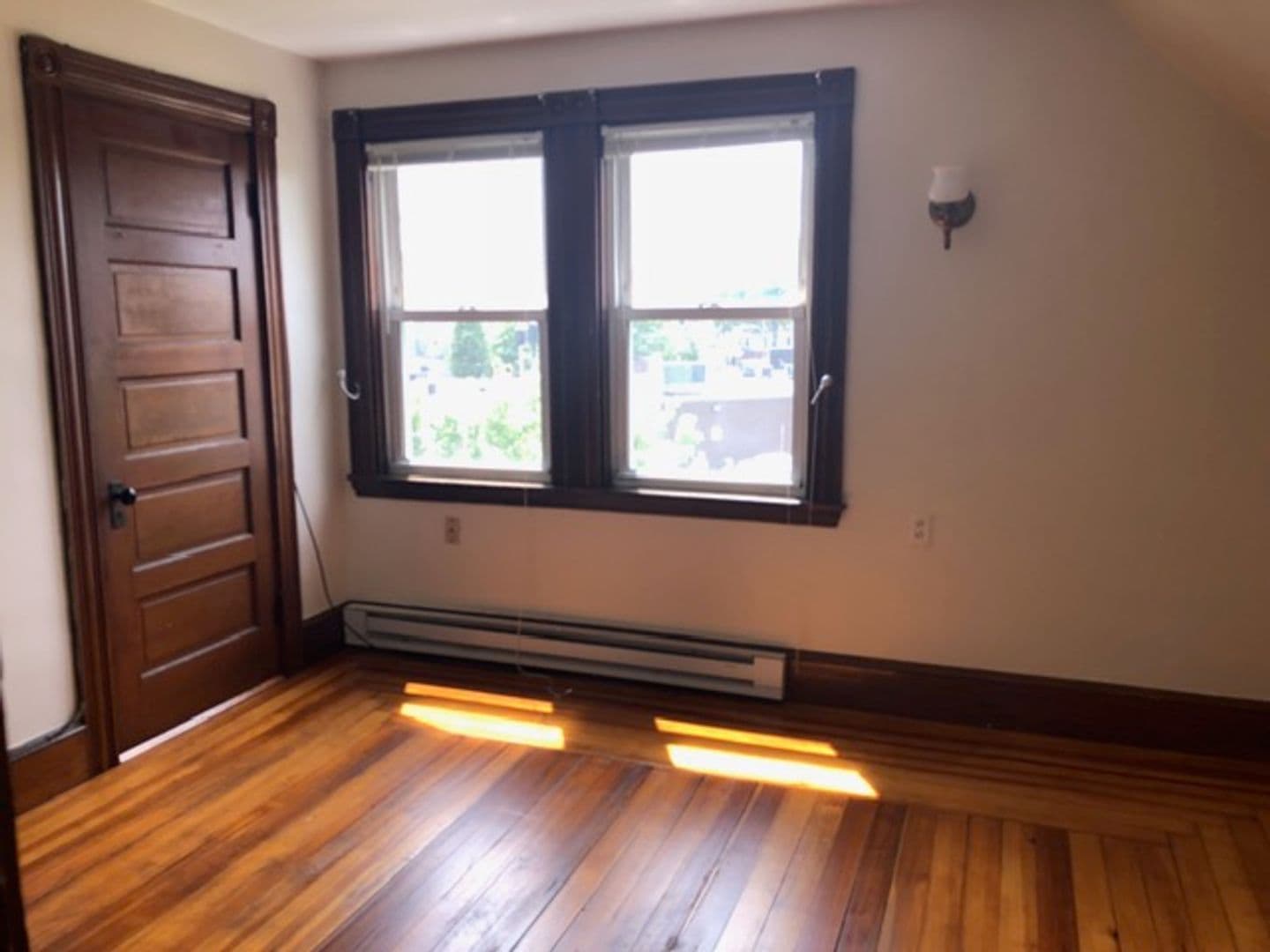 Quincy Apartment: 164-166 Franklin St