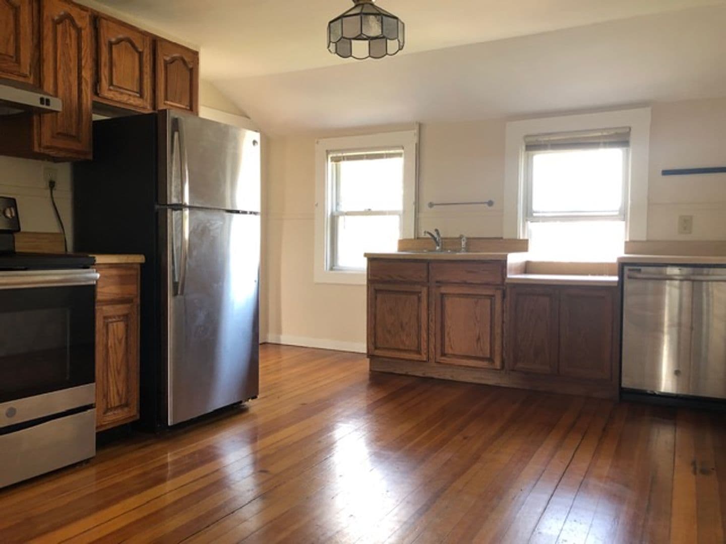 Quincy Apartment: 164-166 Franklin St