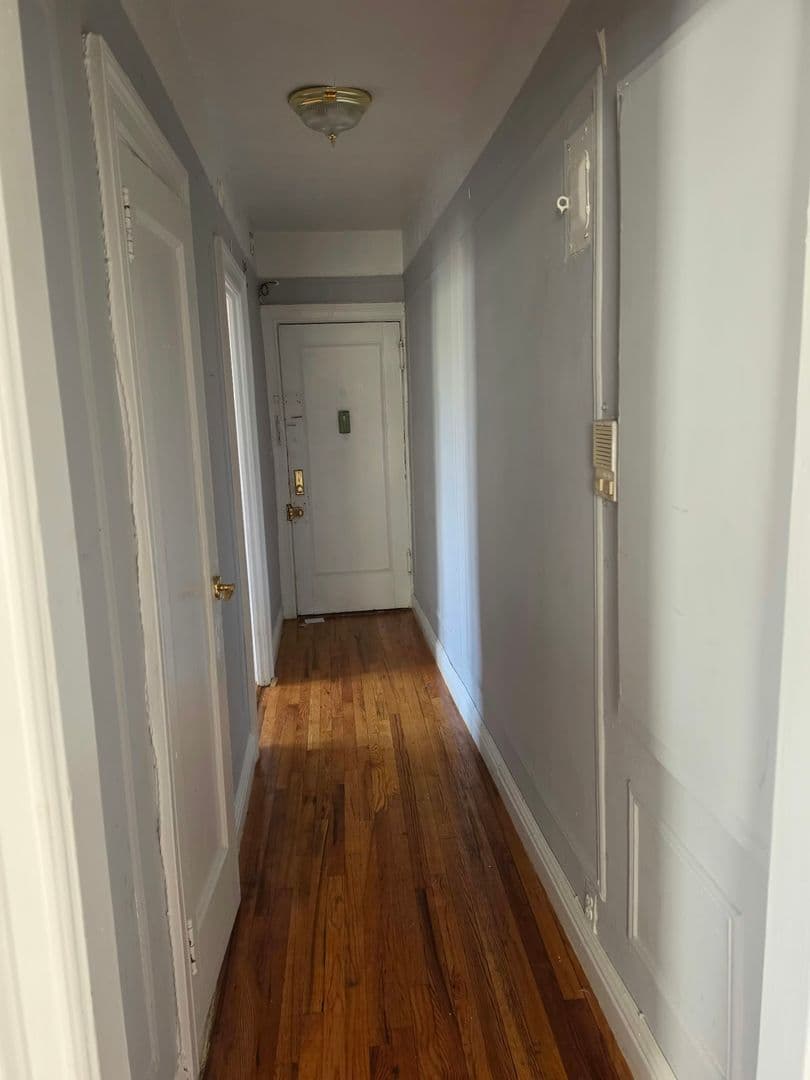 New York Apartment: 15-25-27 Sickles Street
