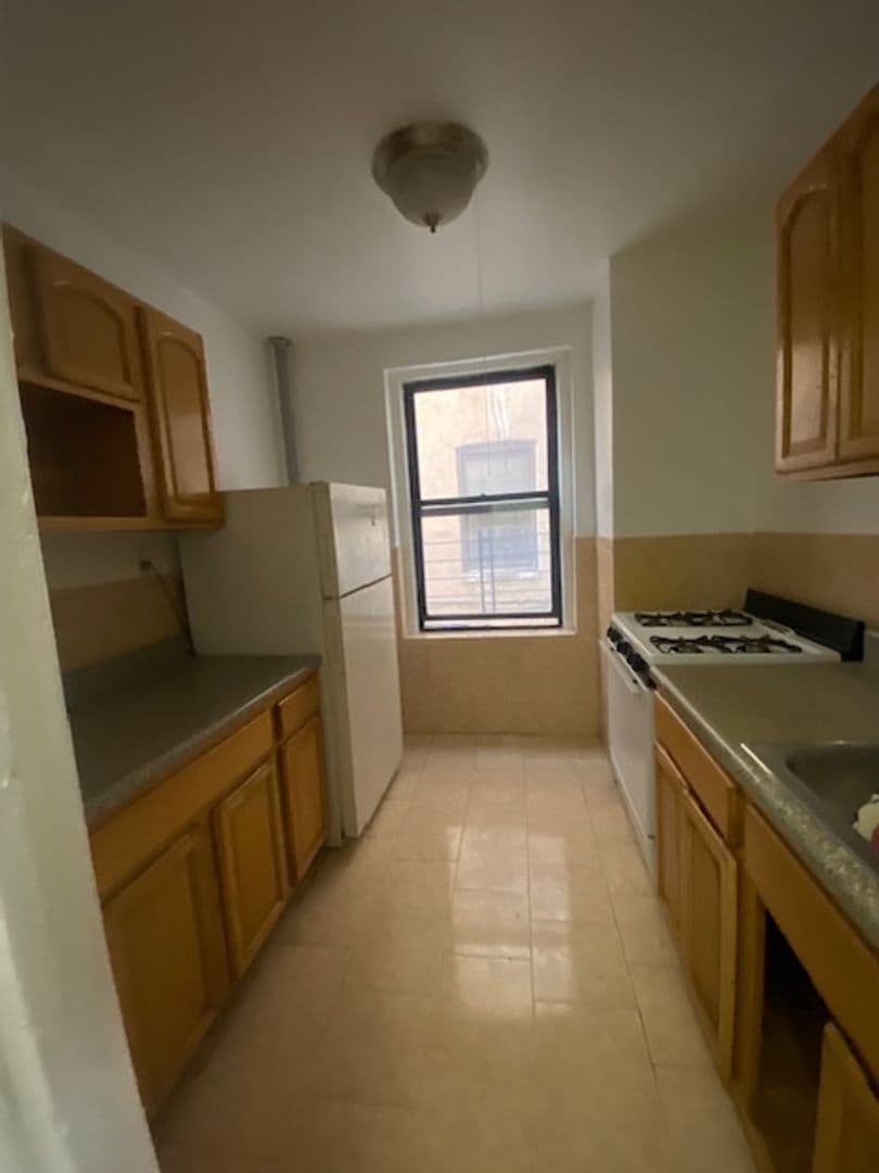 Bronx Apartment: 1152-1156 Colgate Avenue