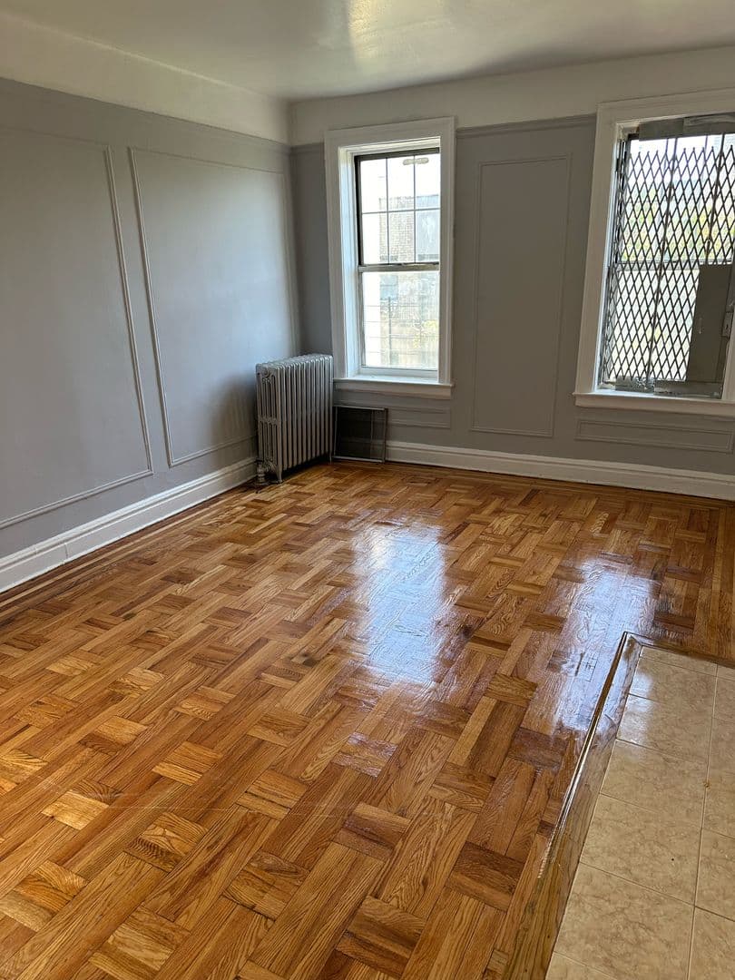 New York Apartment: 15-25-27 Sickles Street