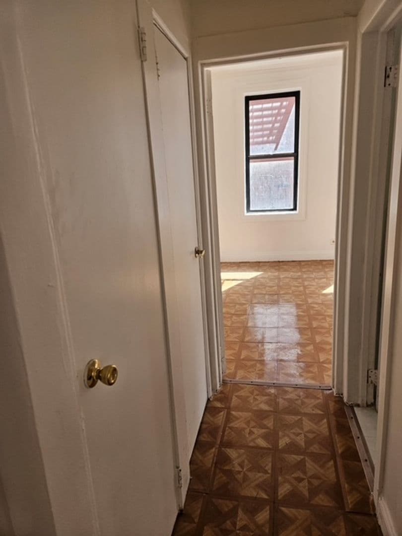 Bronx Apartment: 1152-1156 Colgate Avenue
