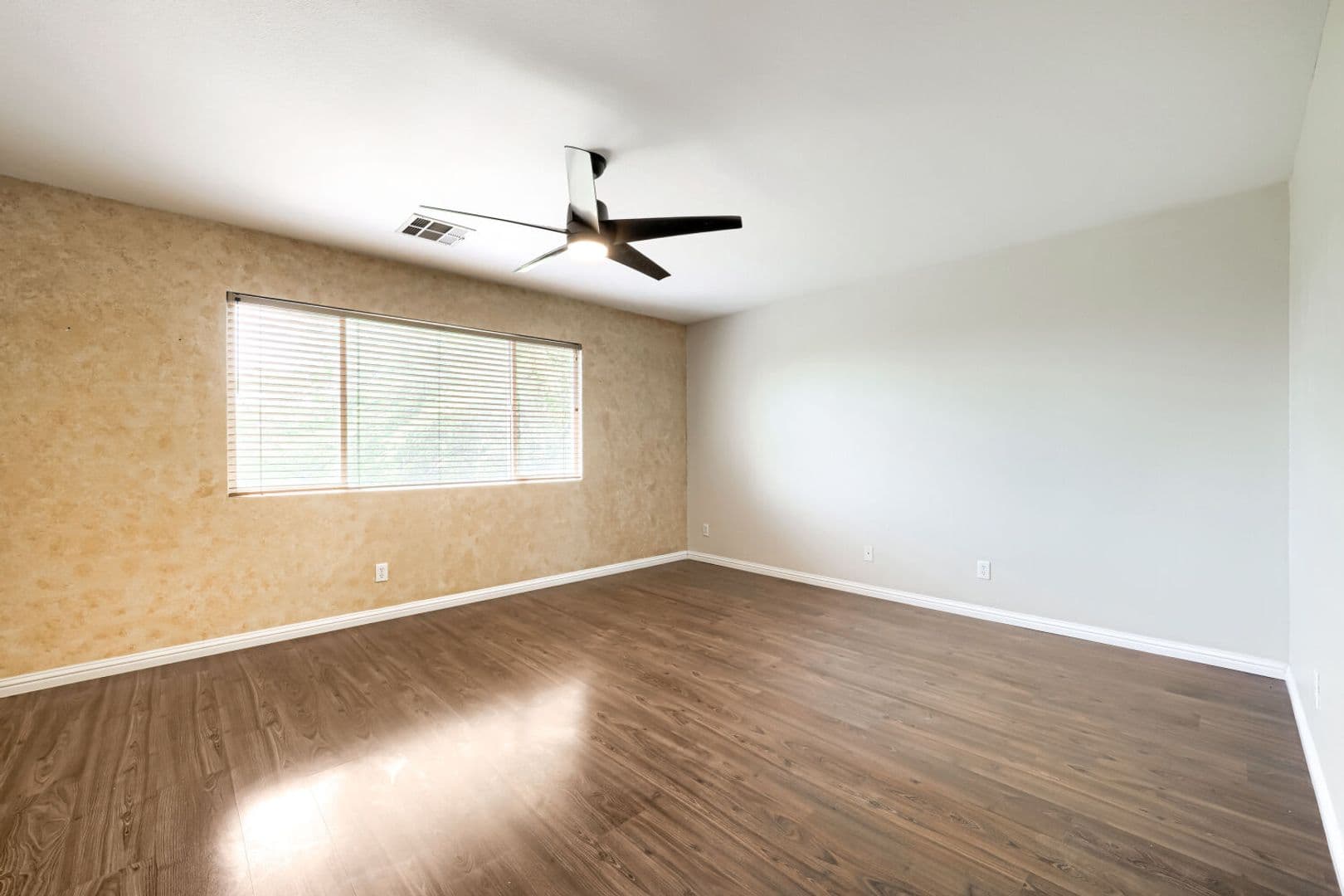Las Vegas House: 10381 Sleeping Sun Ct.