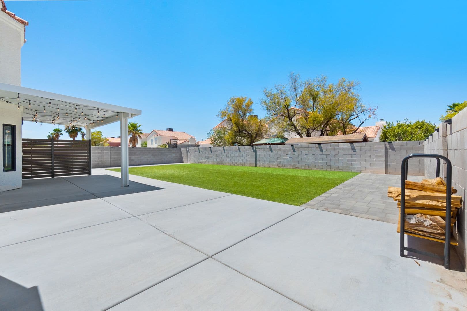 North Las Vegas House: 3523 Farina Drive