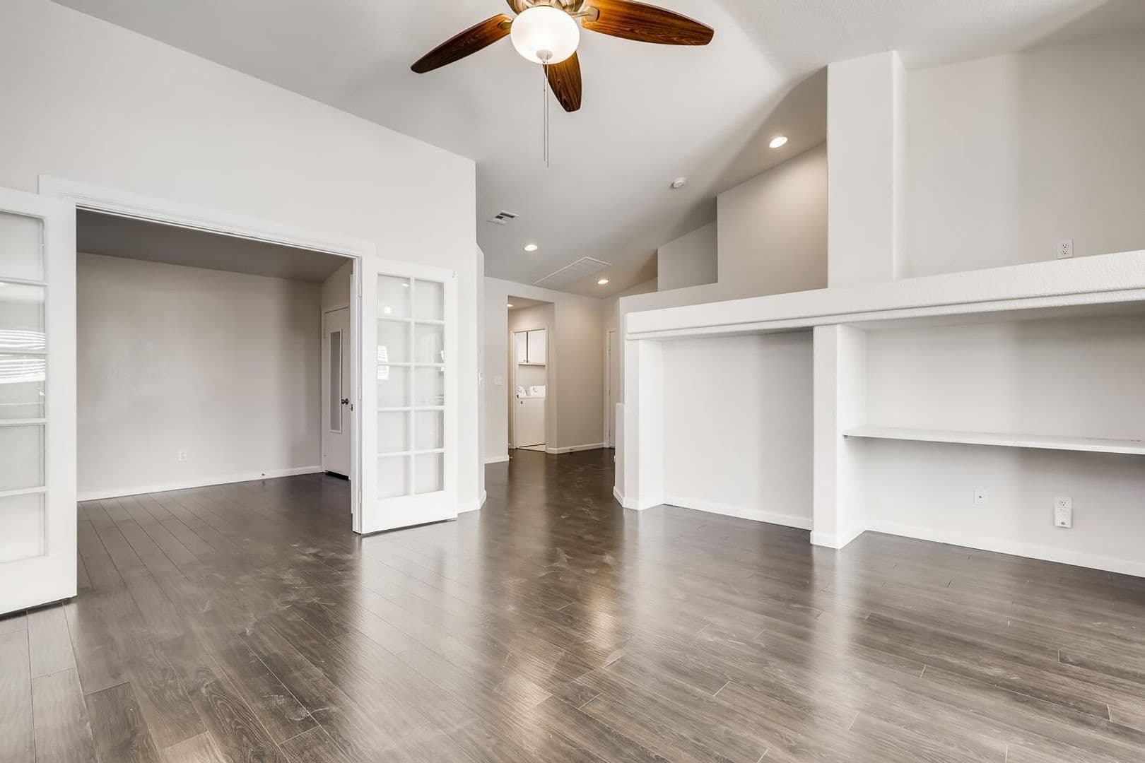North Las Vegas House: 427 Regal Robin Way