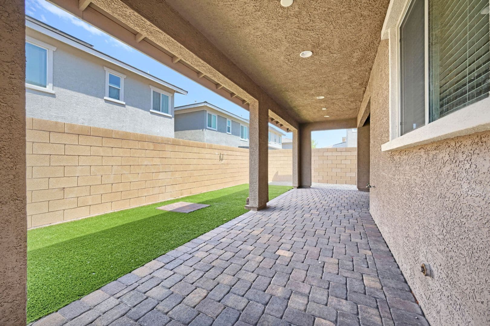Henderson House: 164 Pace Ave