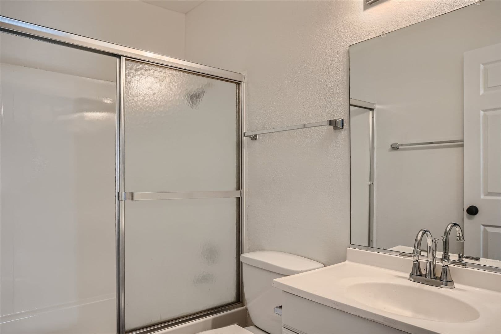 Henderson House: 2910 Currant Ln